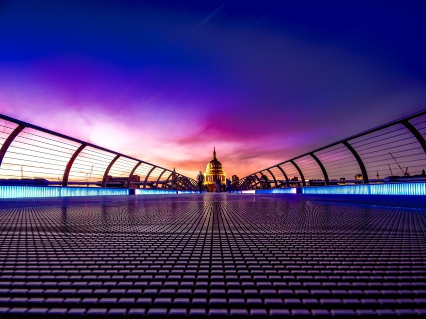 London Private Welcome Tour with a Local Guide - Getting around: walking first, then using transit when it helps