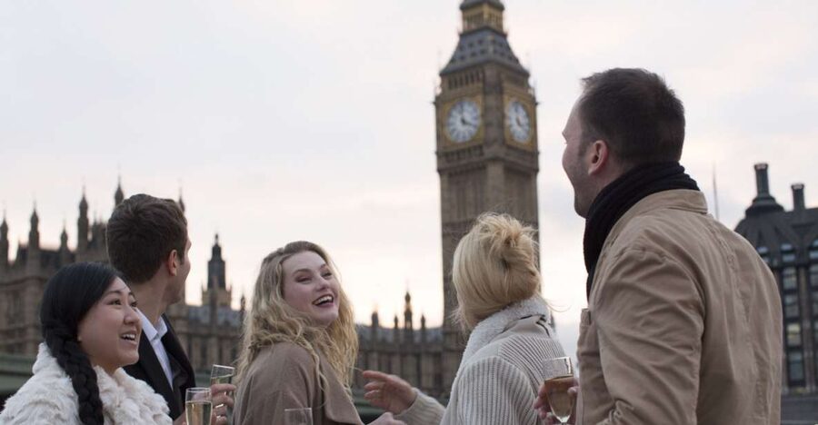 London: River Thames Evening Cruise with Bubbly and Canapés - Live music onboard, the mood shift that makes the cruise feel special