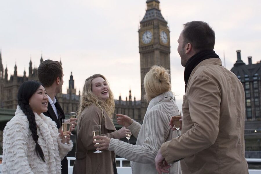 London: River Thames Evening Cruise with Bubbly and Canapés - Getting value for $37, what you actually pay for