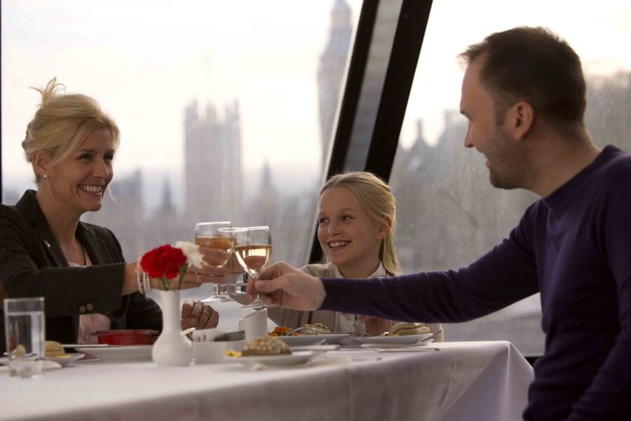 London River Thames Lunch Cruise - Viewing comfort: windows, photos, and small movement details