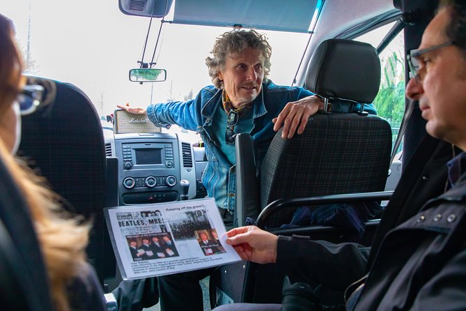 London Rock Legends Tour including Abbey Road - A Coach-and-Walk London Rock Route for Abbey Road to Queen