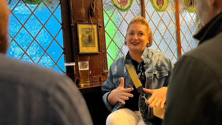 London: Royal Historic Pubs Walking Tour - Churchill’s house and the WWII thread that ties it all together