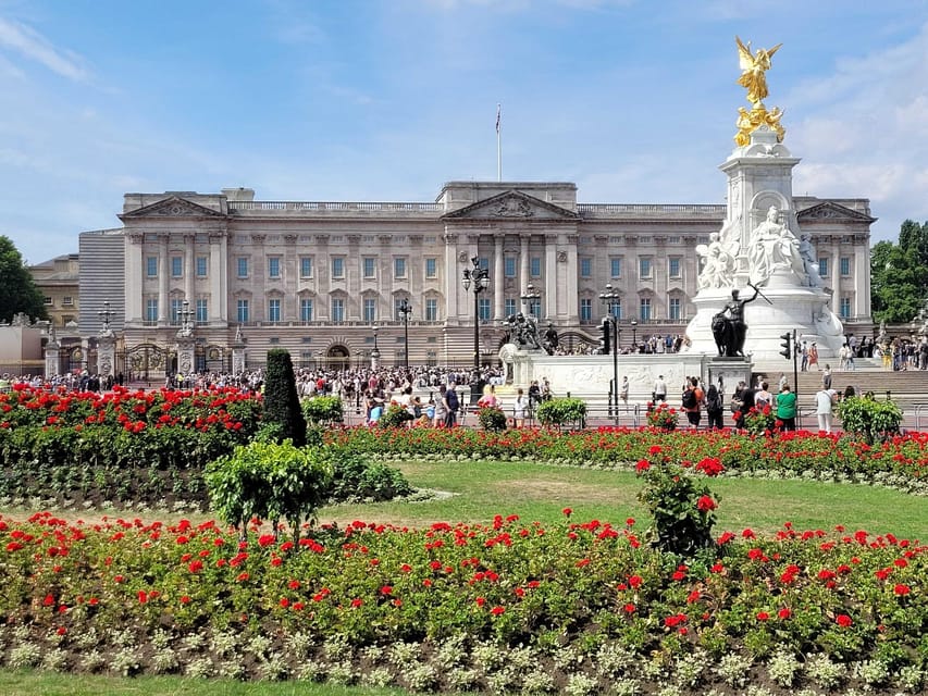 London: Royal Walking Tour with Guard Change & Royal Mews - Guides: why the royal stories land when the guide has real range