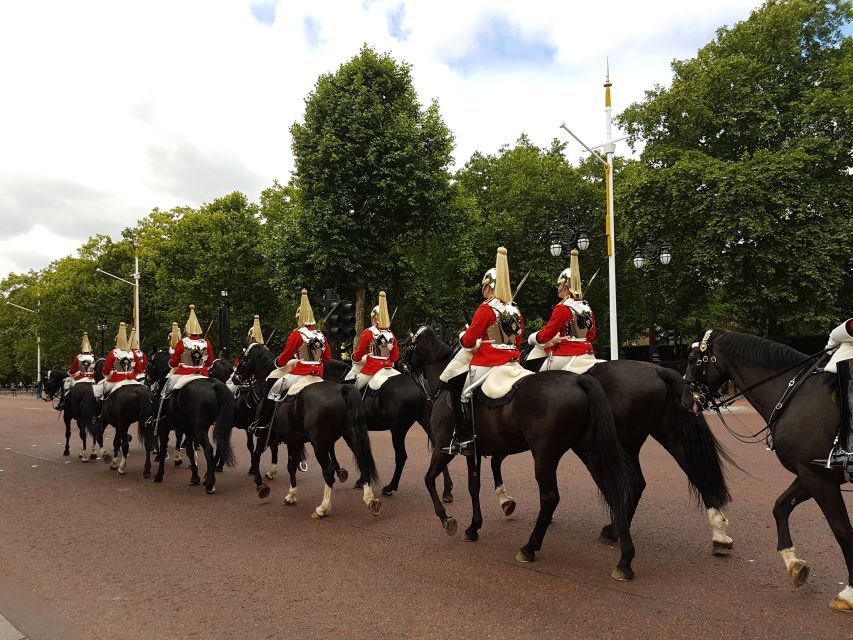 London: Royalty Walking Tour with Changing of The Guard - Where the Tour Starts, and Why That First Walk Matters