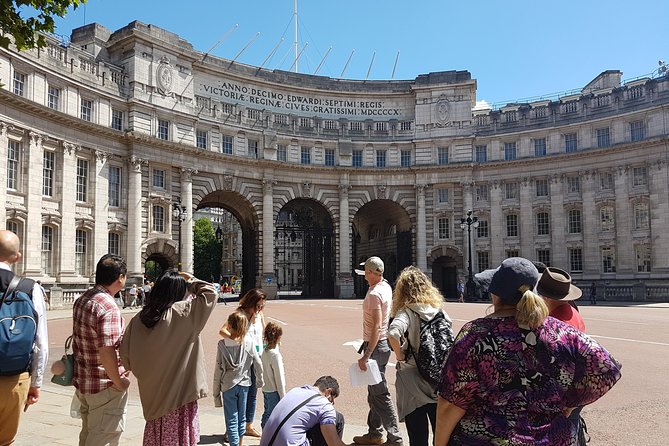 London's Palaces & Parliament Tour (See Over 20+ London Top Sights) - What you learn when the guide keeps it moving (and funny)