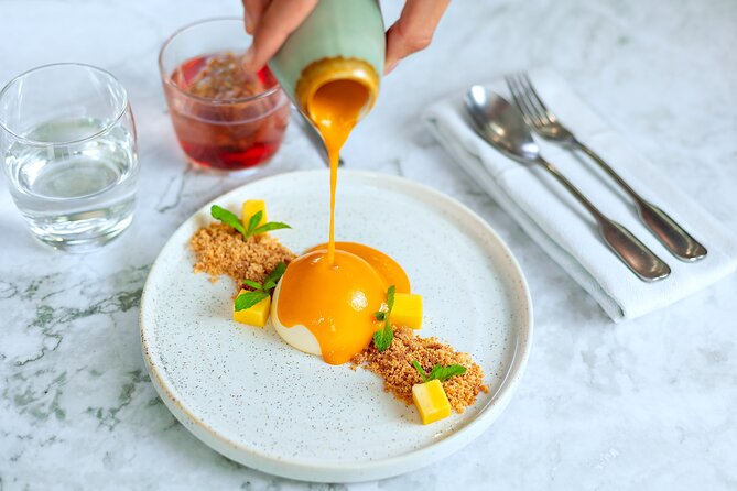 London Scenic Lunch Tour: A Gastronomic Adventure - Food service, staff energy, and the names you might hear