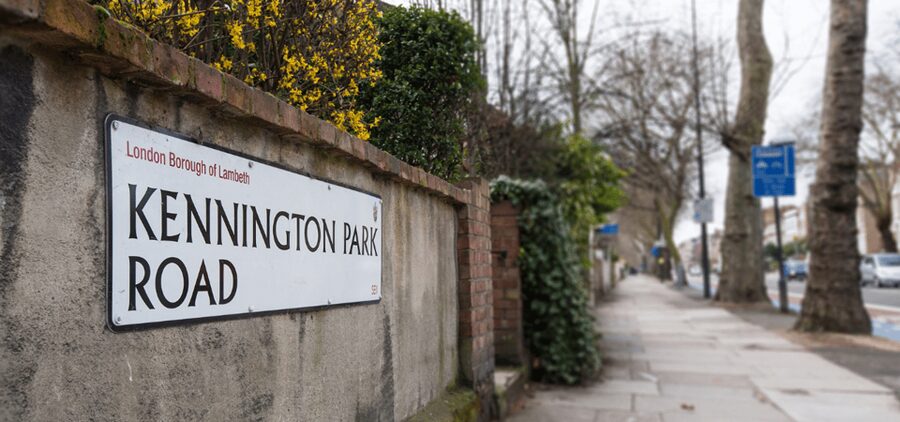 London: Self-Guided Notting Hill Walking Tour with an APP - Walking the residential charm: Pembridge Cres, Simon Close, Denbigh Terrace
