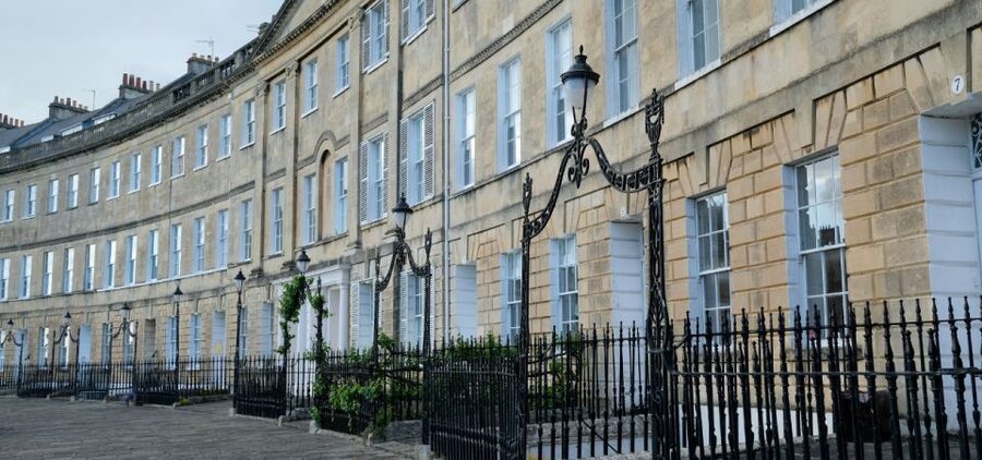 London: Self-Guided Notting Hill Walking Tour with an APP - Ormrod Court and St Luke’s Mews: small lanes with big personality
