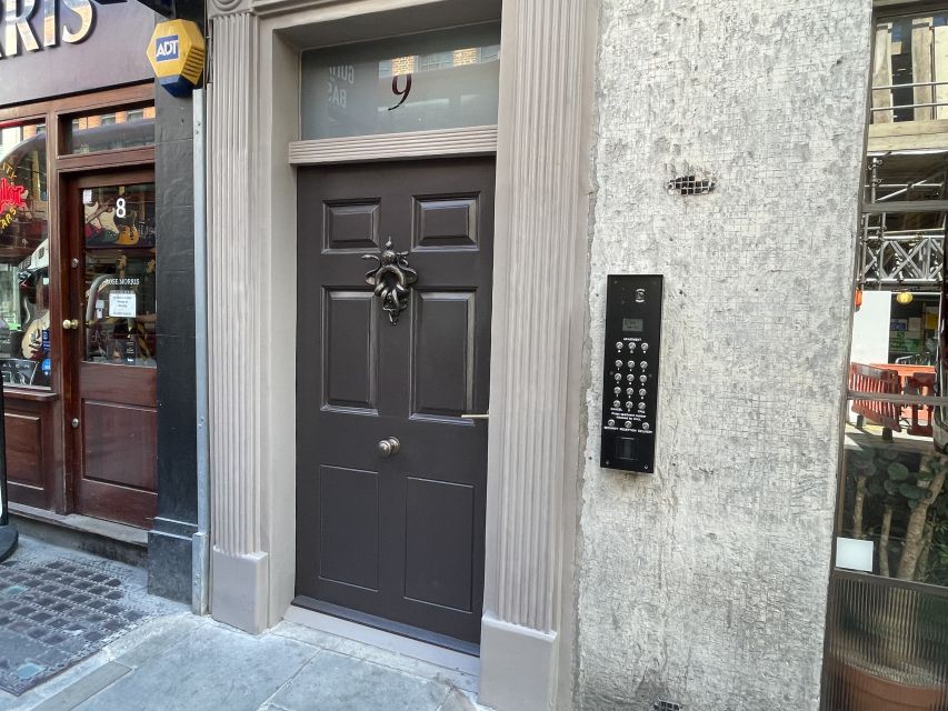 London: Sex Pistols and Punk Music Walking Tour - Where they drank, played, rehearsed, and met people