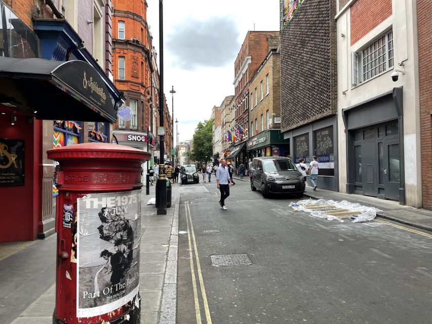 London: Sex Pistols and Punk Music Walking Tour - Meeting at Tottenham Court Road, then getting your bearings fast