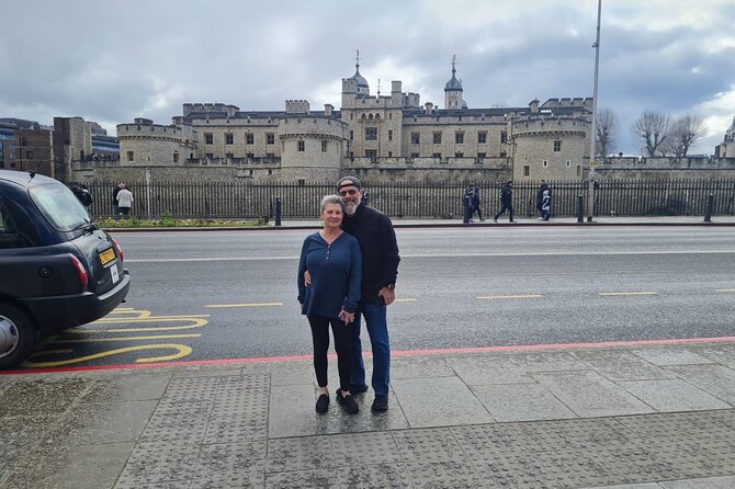 London Sightseeing Private Black Cab Tour with Hotel Pick Up - Parliament Quarter and 10 Downing Street: Politics, Ceremony, and Restricted Views