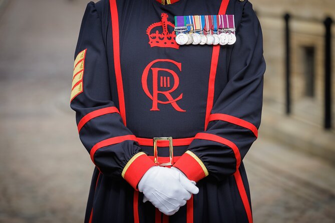 London Sightseeing Tour: Guard Change with Tower of London Option - Buckingham Palace and the Changing of the Guard schedule: plan for Plan B
