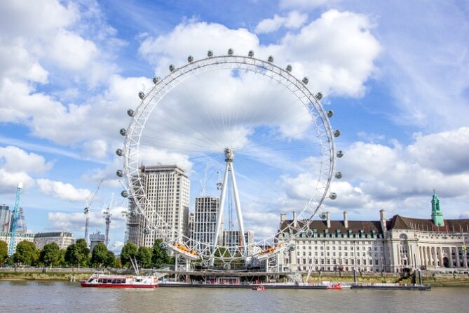 London Sightseeing Walking Tour with 30+ sights - Buckingham Palace, St James’s Palace, Clarence House, and the ceremonial spine