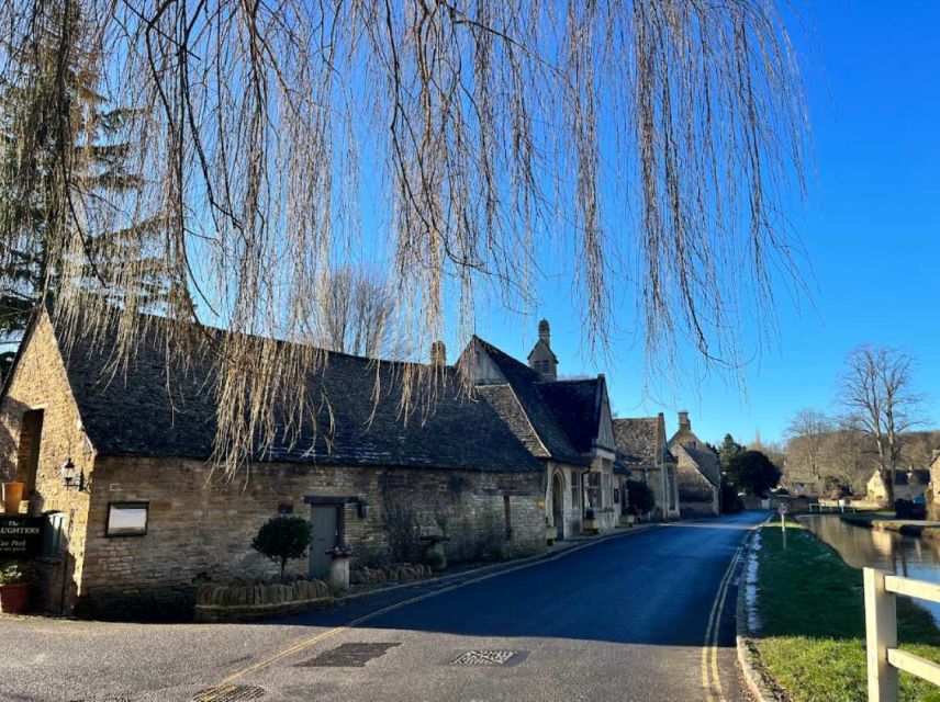 London: Small Group Cotswolds Trip with Bourton-on-the-Water - Getting There From London: The Minibus Rhythm