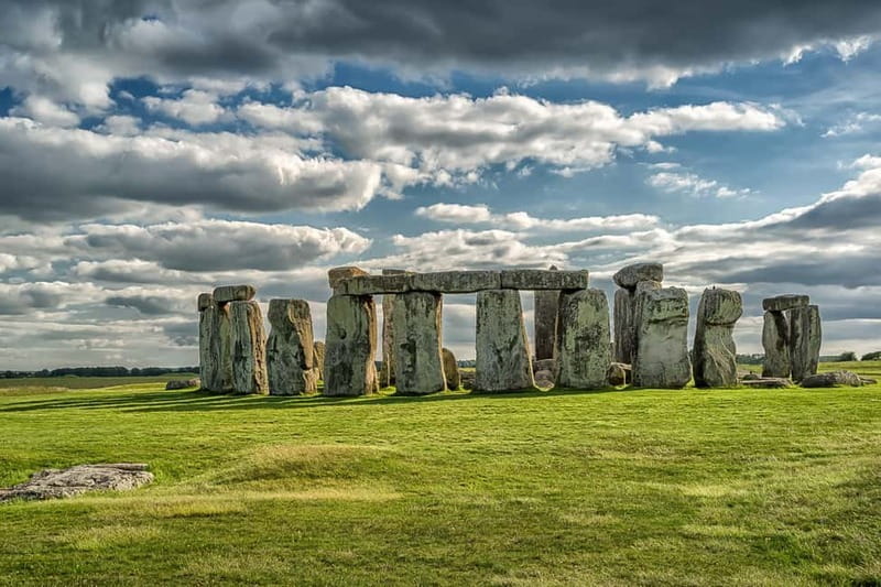 London: Small Group Stonehenge and Bath Tour & Secret Site - Bath in 2.25 hours: maps, Roman Baths, and Bath Abbey at street level
