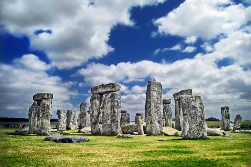 London: Small Group Stonehenge and Bath Tour & Secret Site - Cornish pasty or Sally Lunn bun: where the day’s food fits