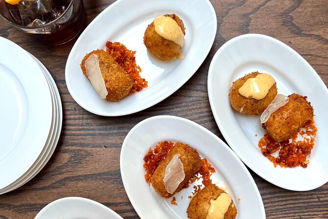 London Soho Food Tour with 7+ Tastings of Delicious Hidden Gems - Why the small group matters in crowded Soho and around Chinatown