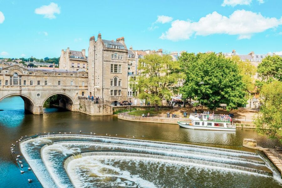 London: Stonehenge, Windsor, and Bath Day Trip by Bus - A One-Day Circuit of Windsor, Stonehenge, and Bath