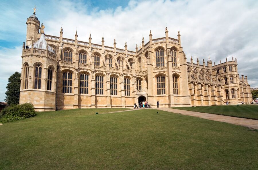 London: Stonehenge, Windsor, and Bath Day Trip by Bus - Who should book this trip, and who should skip it