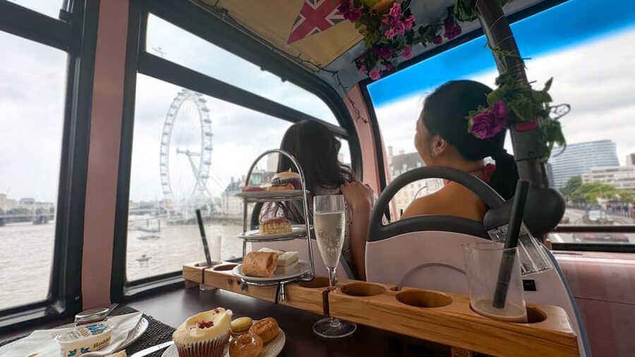 London: Taylor Swift-Inspired Afternoon Tea Bus Tour - The Music, the Theming, and Why the Little Extras Help the Vibe