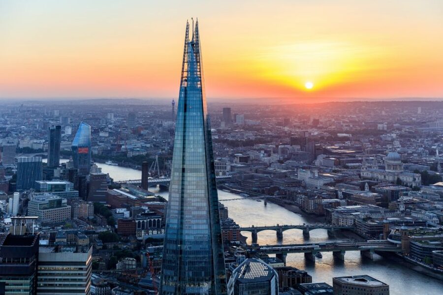 London: The View from The Shard - The champagne bar and your time on the viewpoint