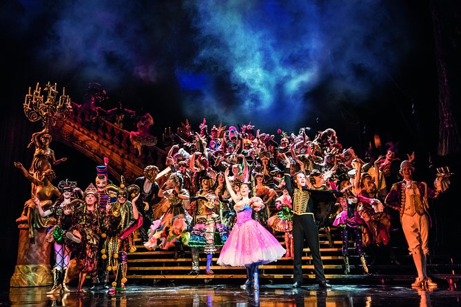 London Theatre: The Phantom of the Opera - Theatre style: the pace, effects, and emotional tone