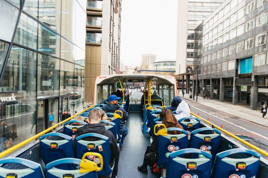 London: Tootbus Must-See Hop-On Hop-Off Bus Tour with Cruise - Staff and Guides: When It Feels Like More Than Audio
