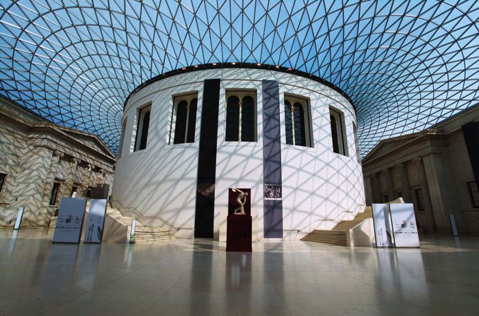 London: Tour of the British Museum - Hall of Enlightenment and King George III’s 60,000-book collection