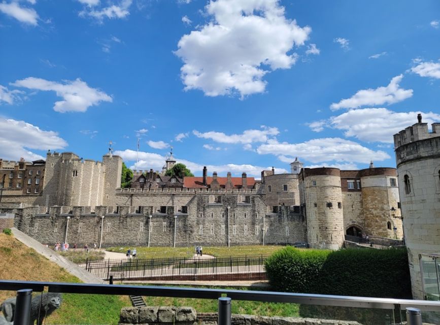 London: Tower of London Guided Tour with Boat Ride - Key highlights to look for on this experience