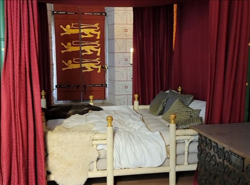London: Tower of London Guided Tour with Boat Ride - The Crown Jewels stop: why the timing works