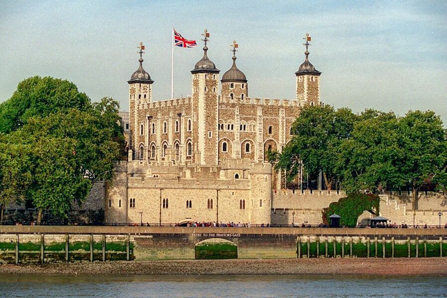 London: Tower of London, Thames Boat & Changing of the Guard - The White Tower rule you should plan around