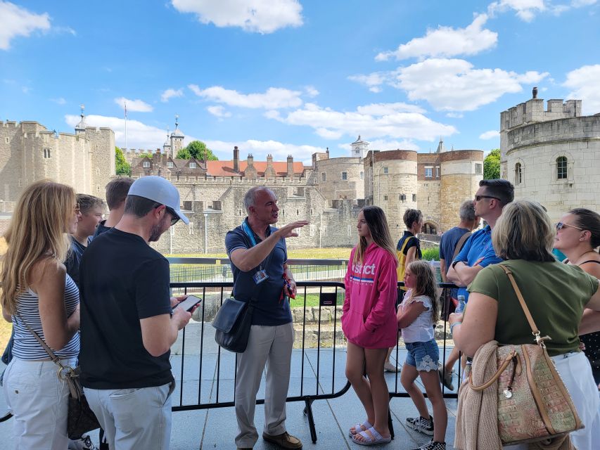 London: Tower of London Tour with Crown Jewels & Beefeaters - Tower of London in 2 to 2.5 hours, what this tour really delivers