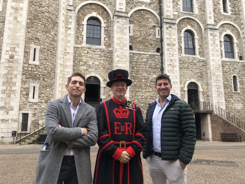 London: Tower of London Tour with Crown Jewels & Beefeaters - Guided highlights inside the fortress: ravens, queens, and the Traitors Gate