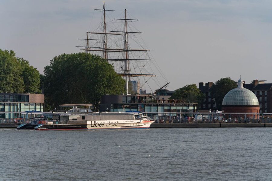 London: Uber Boat 1-Day Hop-On Hop-Off and Cable Car Tickets - Comfort, Crowds, and Photo Spots on the Boats
