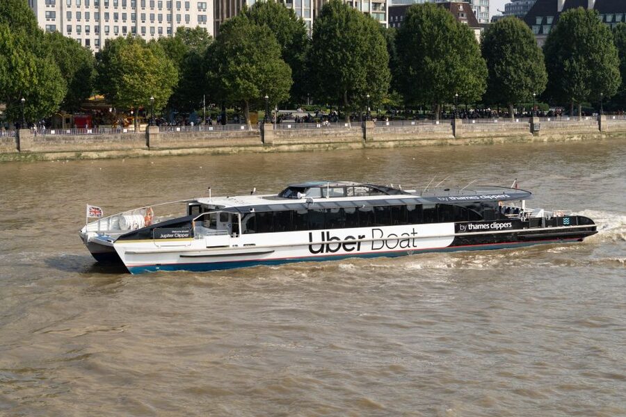London: Uber Boat Single Trip and London Cable Car - Westminster, London Bridge, Tower of London: reading the river like a pro