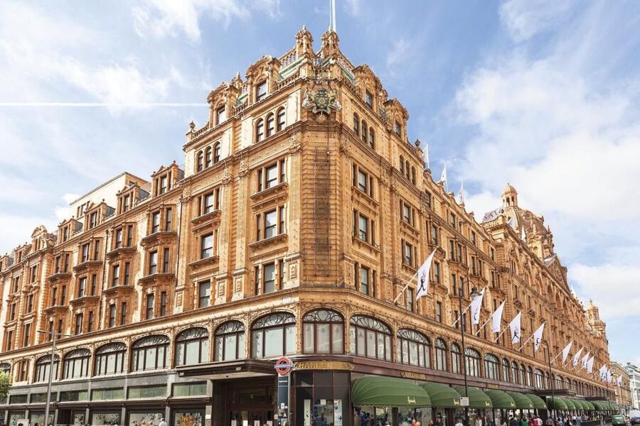 London Vintage Bus Tour and Cream Tea at Harrods - Starting at Victoria coach station, then getting rolling fast