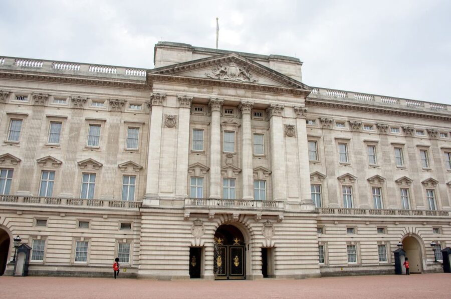 London: Vintage Bus Tour and London Eye Ticket - Thames Cruise Time: Shakespeare’s Globe, HMS Belfast, and London Bridge