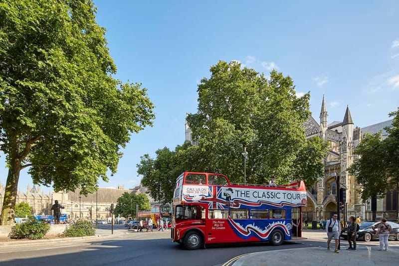 London Vintage Bus Tour: Live Comedy Sightseeing Show - Sound, seating, and weather on the open-top upper deck