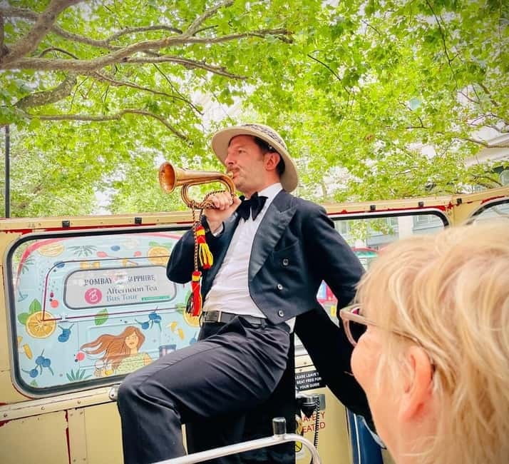 London Vintage Bus Tour: Live Comedy Sightseeing Show - Route deviations, traffic, and why your plan may flex