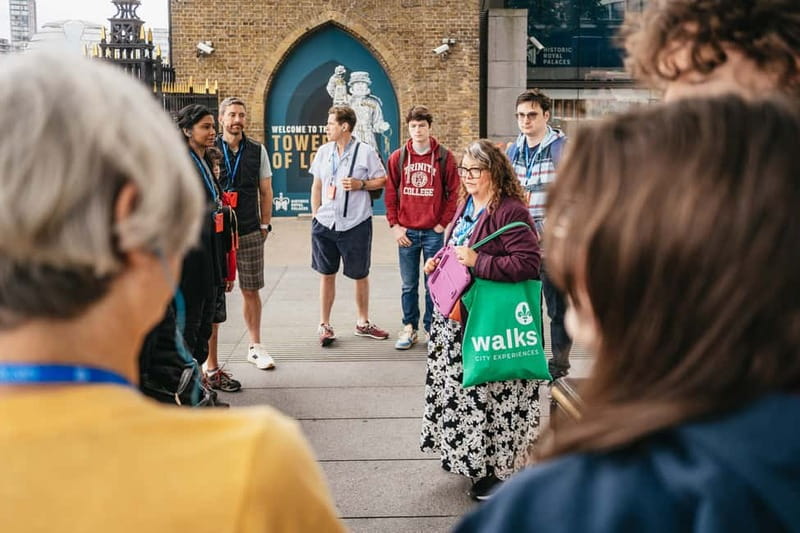 London: VIP Tower Opening Ceremony, Crown Jewels & Cruise - Jewel House early access: Crown Jewels viewing in quieter mode