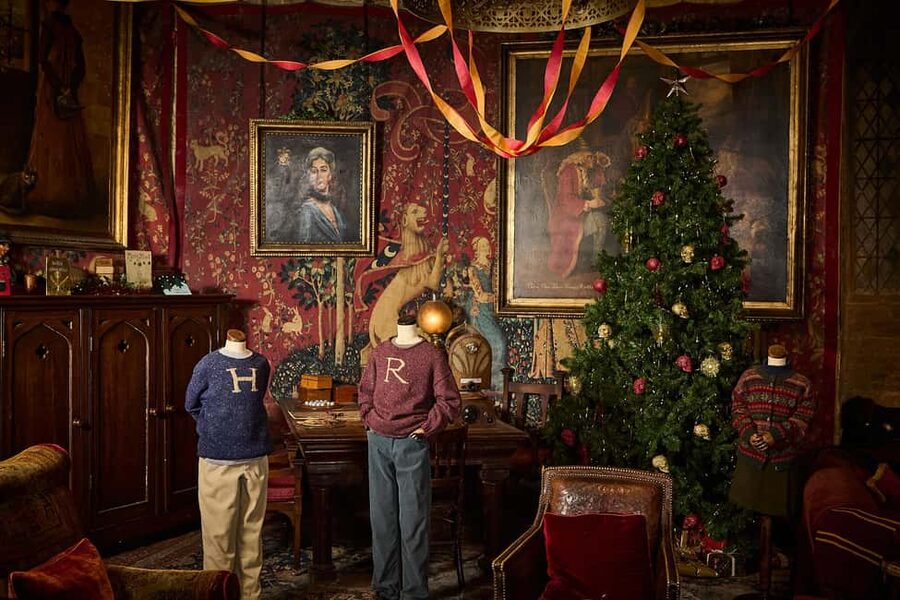 London: Warner Bros. Studio Tour with Return Transportation - Self-guided time and the reality of queues