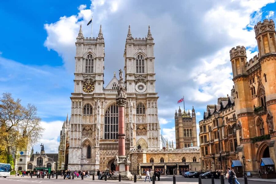 London: Westminster Abbey, Big Ben & Buckingham Guided Tour - Jermyn Street passing by: a small London detour with big neighborhood context