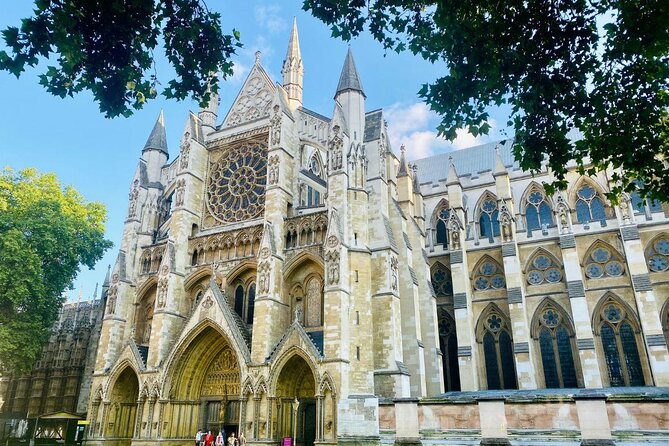 London: Westminster Abbey, Big Ben & Changing of the Guards Tour - St James Park walk to Buckingham Palace, with pelicans as your soundtrack