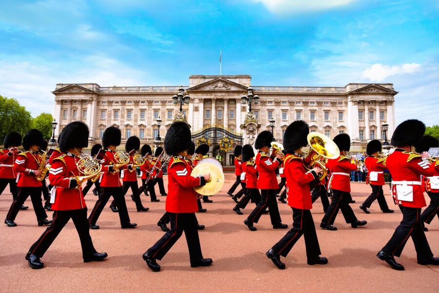 London: Westminster Abbey Priority Access & Guided City Tour - Where you start: Green Park or the Diana fountain meet-up