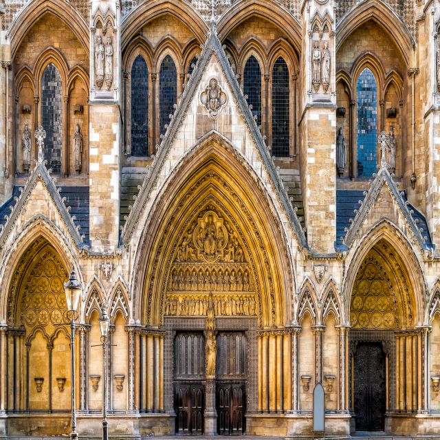 London: Westminster Abbey Skip-the-line Entry & Guided Tour - Private car transfers vs group pacing: choosing the right option