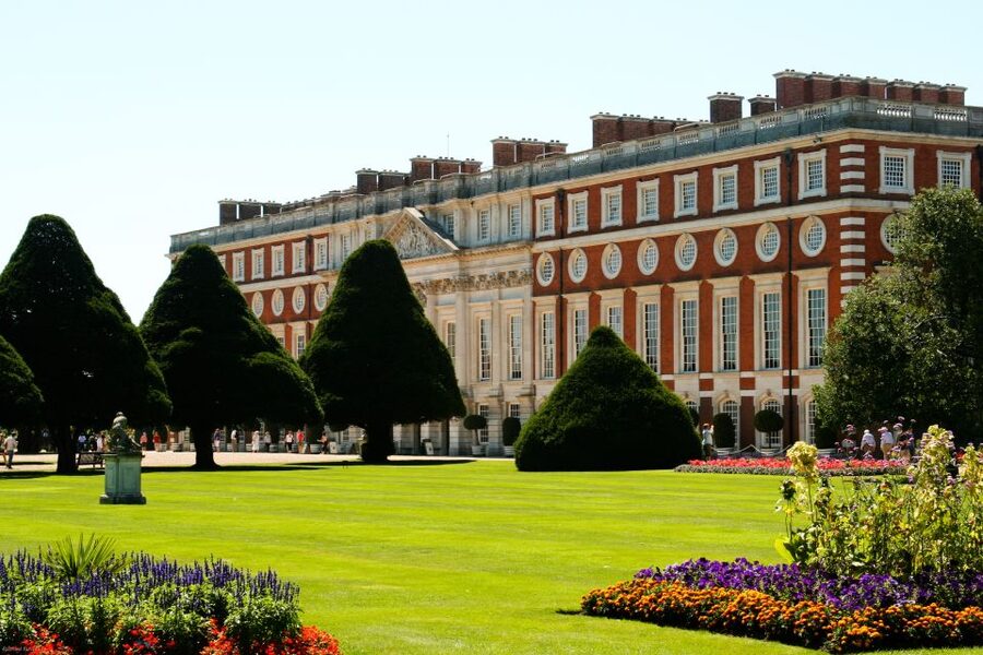 London: Windsor Castle & Henry VIII's Hampton Court Palace - Hampton Court Palace: Henry VIII’s power show, from State Rooms to kitchens