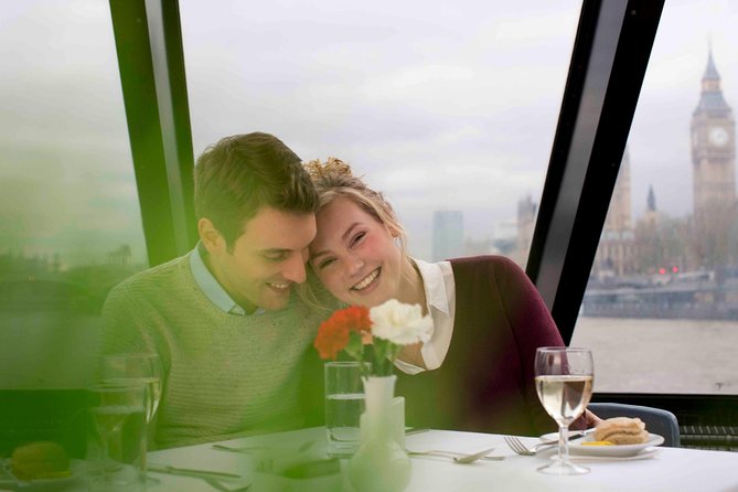 Lunch River Cruise on the Thames with 2-Course Meal - Westminster loop: Parliament, Big Ben, and perfect timing