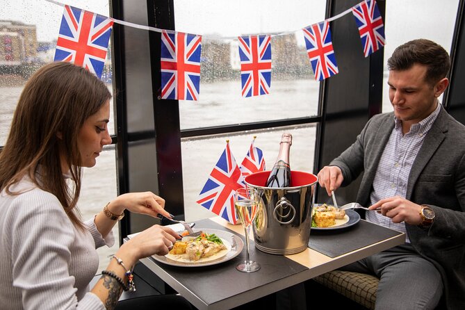 Lunch River Cruise on the Thames with 2-Course Meal - Lunch on board: what’s included, and what the meal feels like