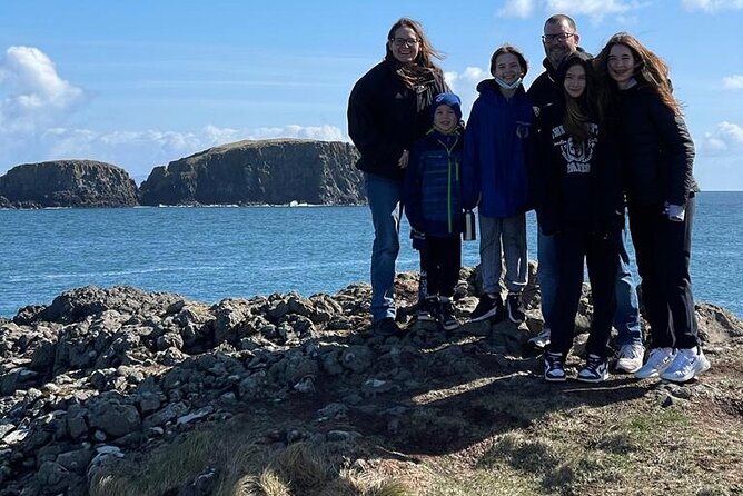 Luxury Giants Causeway Tour in Mercedes + FREE Belfast Mural Tour - Giant’s Causeway: free entry, guided myths, and how to manage the walk