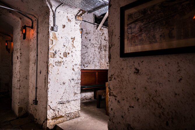 Luxury Whisky Tasting in Edinburgh's Underground Vaults | 90min - Lost Close Underground: the setting that makes the whisky taste better